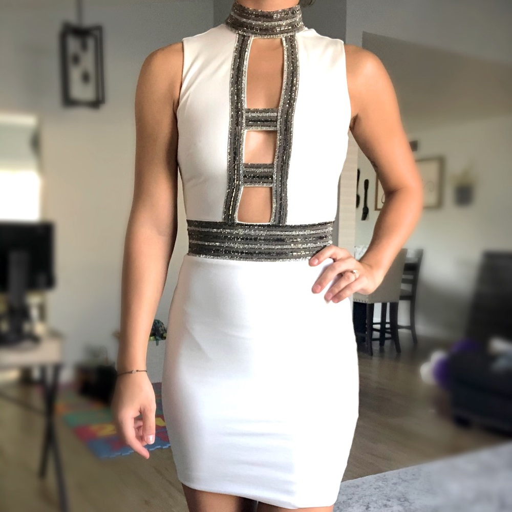 BEBE White Dress with Silver/Chrome detailing sz 2